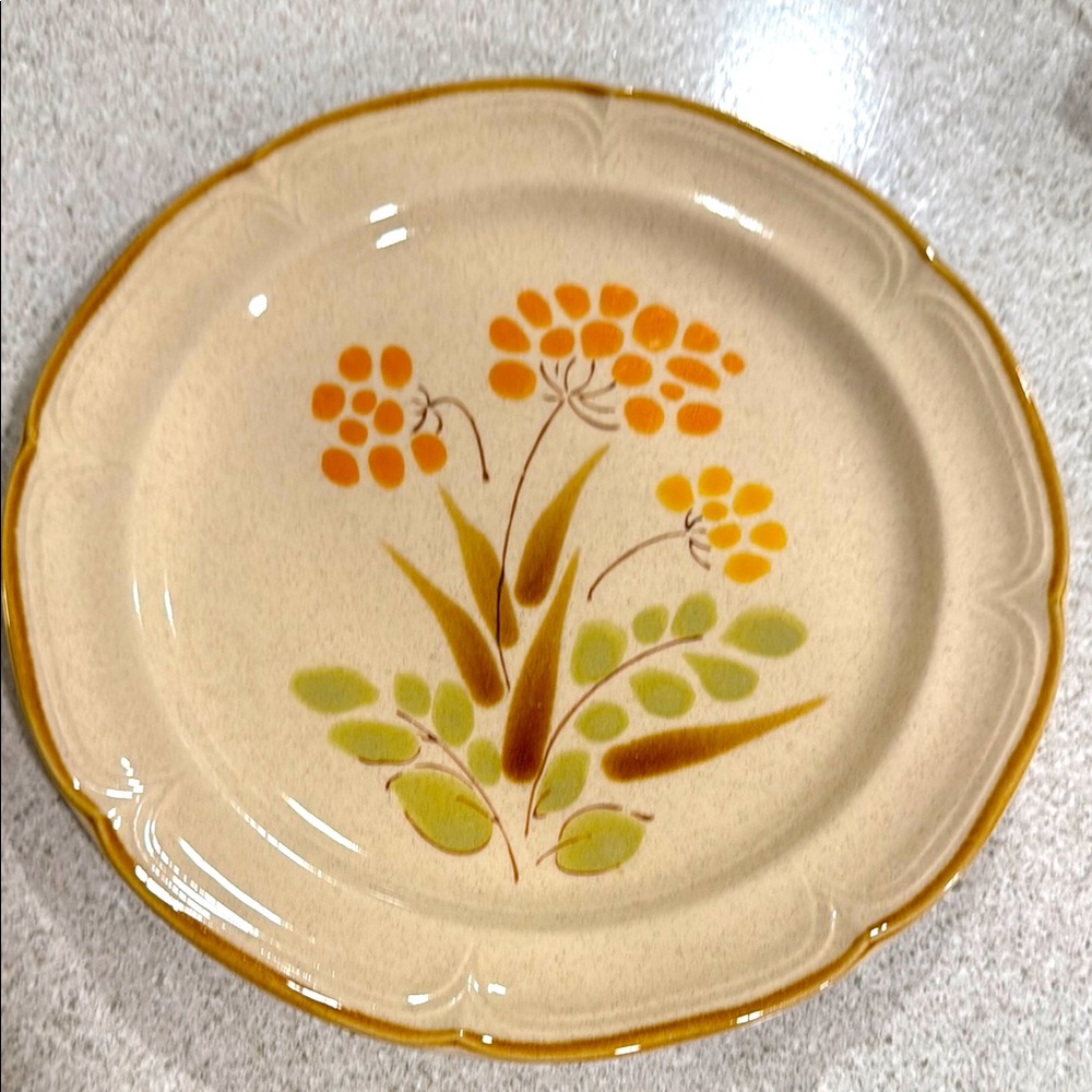 Vintage 1970s floral dinner plate by Hearthside
